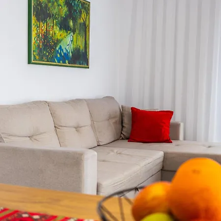 Appartement Modern With Parking - 10 Min Walk To Center