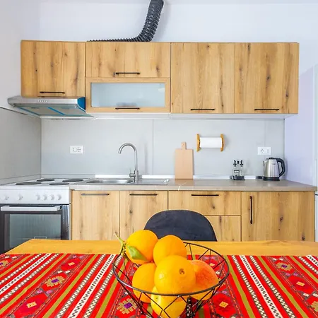 Appartement Modern With Parking - 10 Min Walk To Center