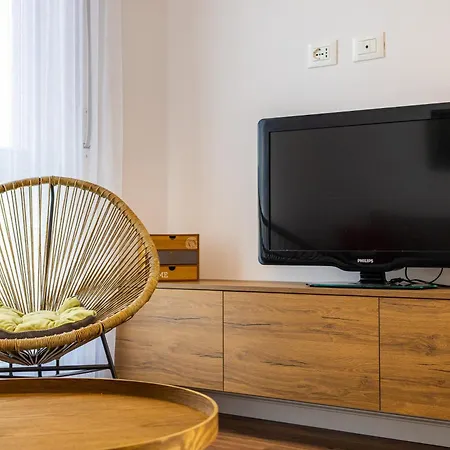 Appartement Modern With Parking - 10 Min Walk To Center *