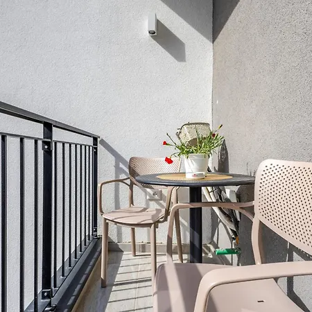 Appartement Modern With Parking - 10 Min Walk To Center *